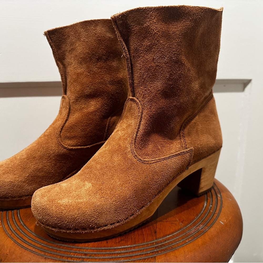 Sanitas Brown Suede Heeled Clogs – Size EU 38